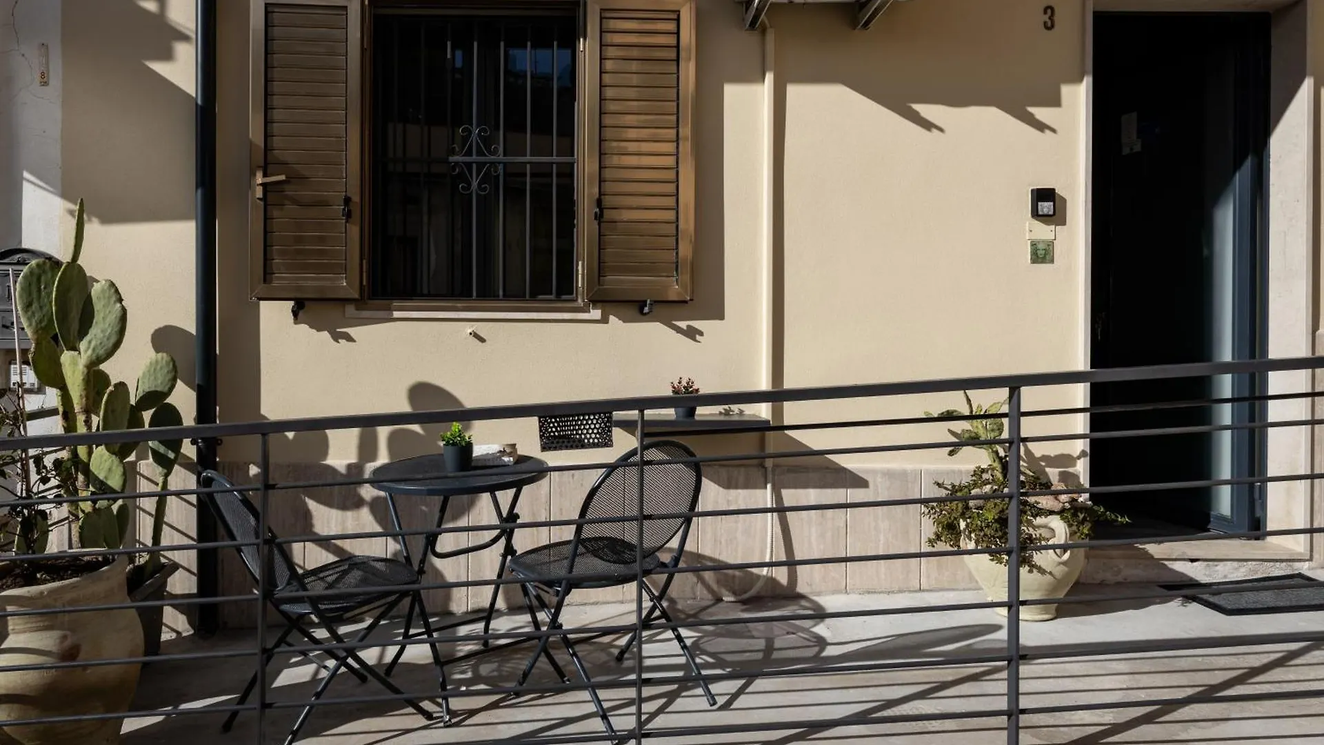 Dea'S Rooms Noto Bed & Breakfast