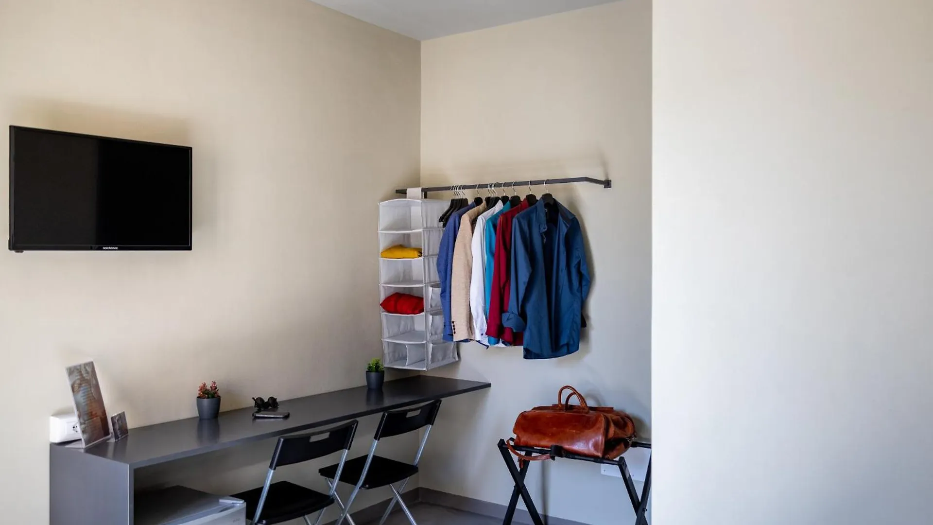 Dea'S Rooms Noto Frühstückspension